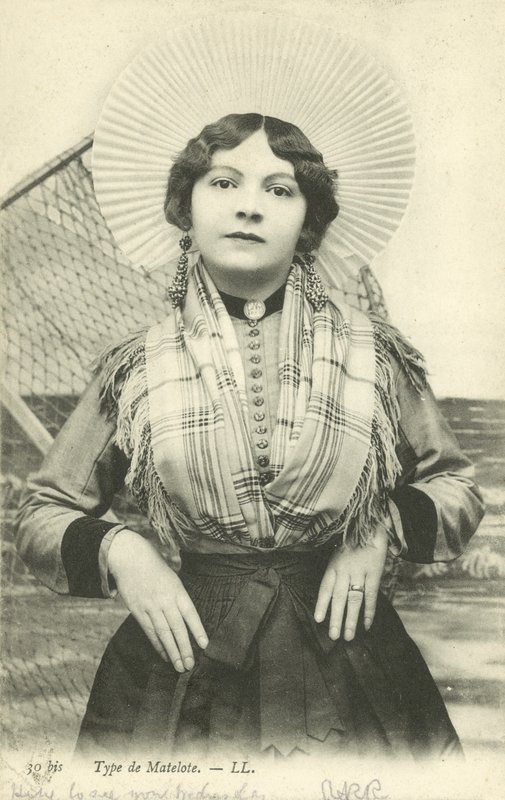 Mädchen verkleidet als Matrosin von French Photographer