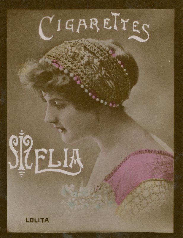 Lolita, Mädchen mit Haube von French Photographer