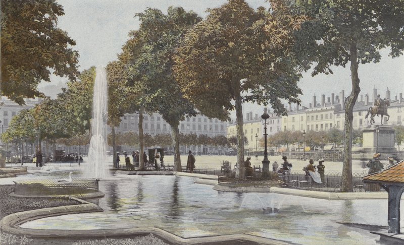 Lyon, Place Bellecour von French Photographer