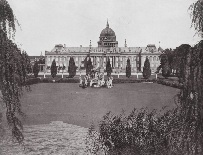 Potsdam, Stadtschloss und Neptunbrunnen von German Photographer