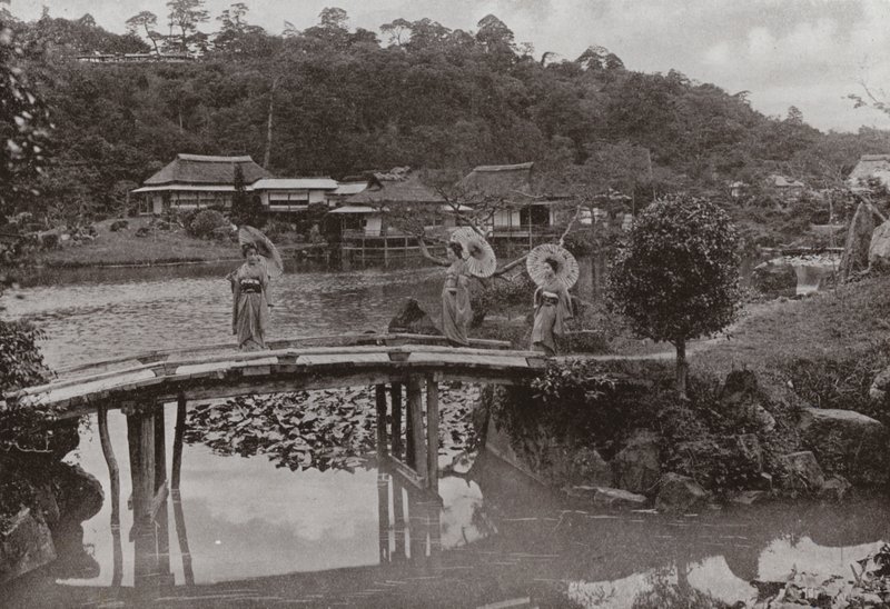 Hikone (s/w Foto) von Herbert Ponting