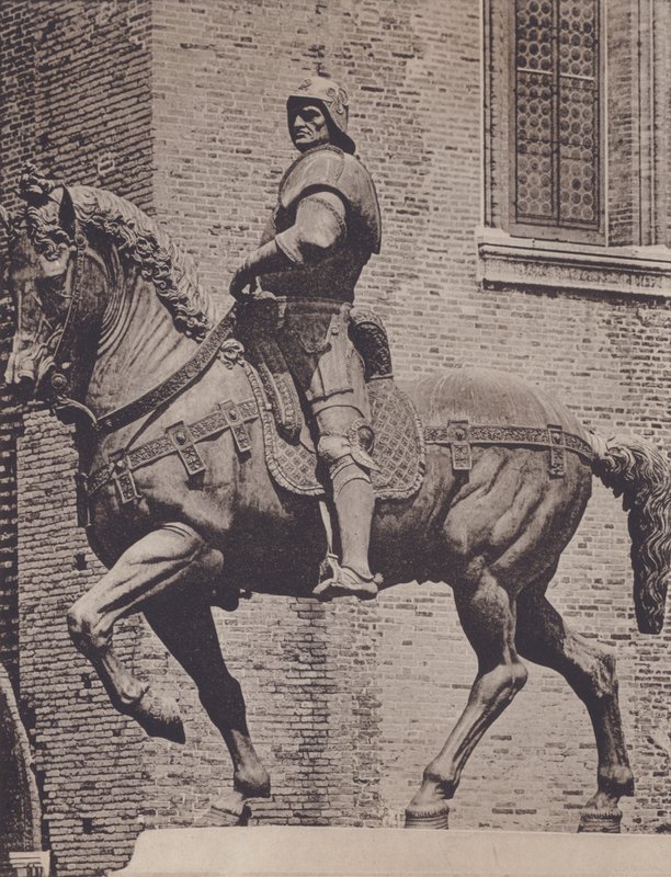 Monumento A Colleoni von Italian Photographer