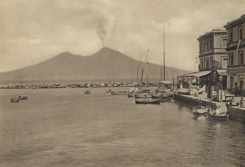 Neapel: S Lucia Col Vesuvio von Italian Photographer