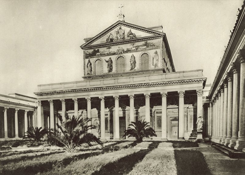 Fassade der Paulusbasilika von Italian Photographer