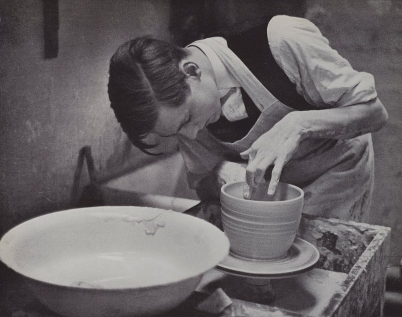 Töpferei in Eton von Laszlo Moholy Nagy