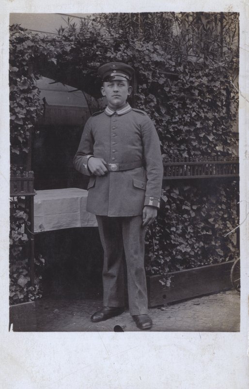Deutscher Soldat (s/w Foto) von Photographer German