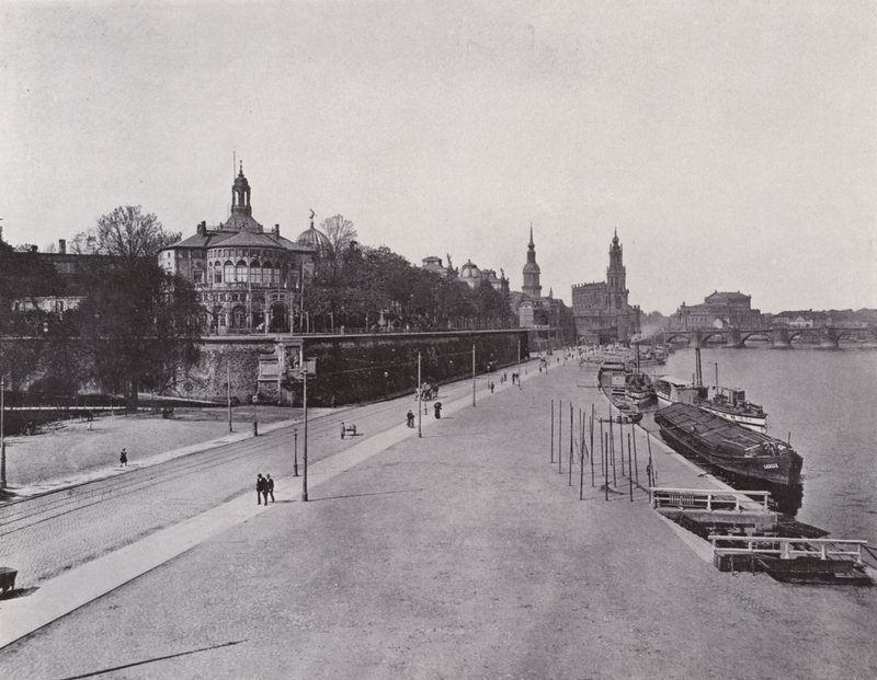 Königliches Belvedere und Dampfschifflandeplatz von Photographer German