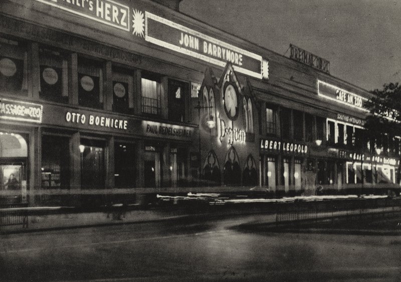 Berlin: Augusta-Viktoria-Platz von Sasha Stone