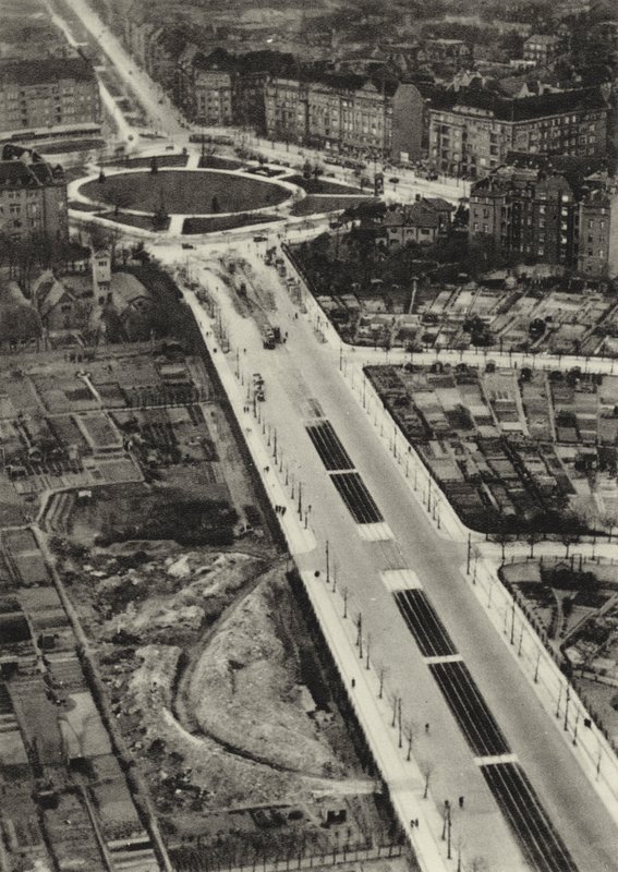 Berlin: Reichsstraße, Reichskanzlerplatz von Sasha Stone