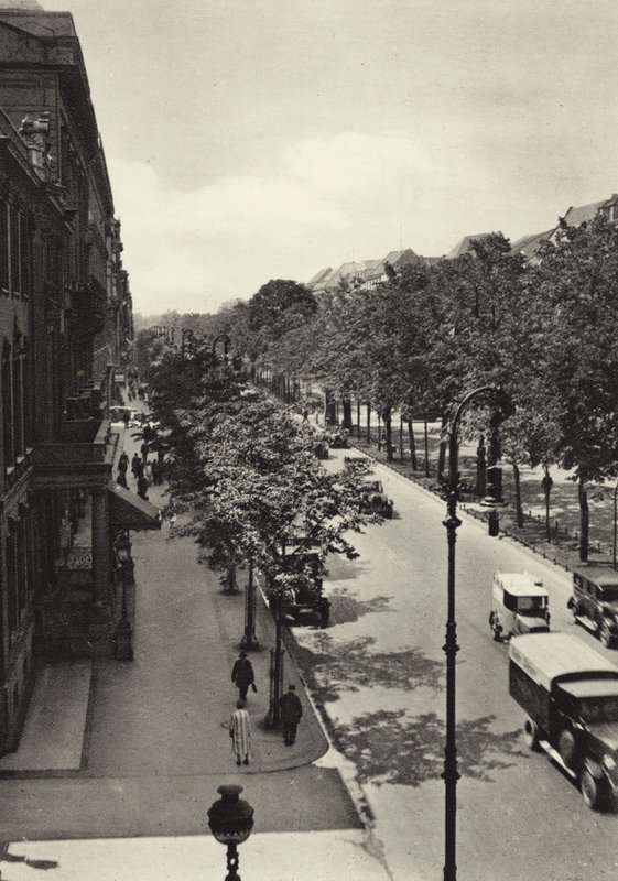 Berlin: Unter den Linden von Sasha Stone