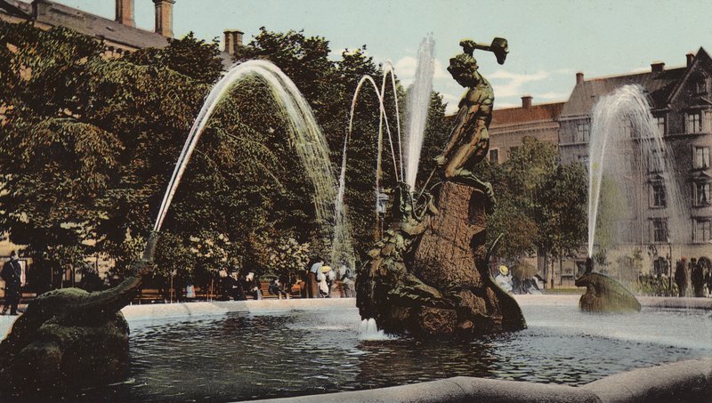 Stockholm: Der Brunnen "Tors Fiske" (Farbfoto) von Swedish Photographer
