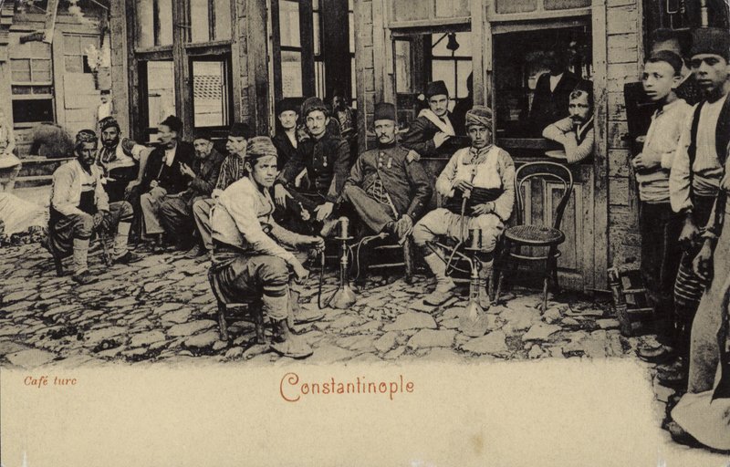 Türkisches Kaffeehaus, Konstantinopel, 1898 von Turkish Photographer